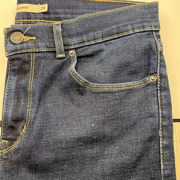 Levi’s Bermuda Short Size 28 - Picture 14 of 16